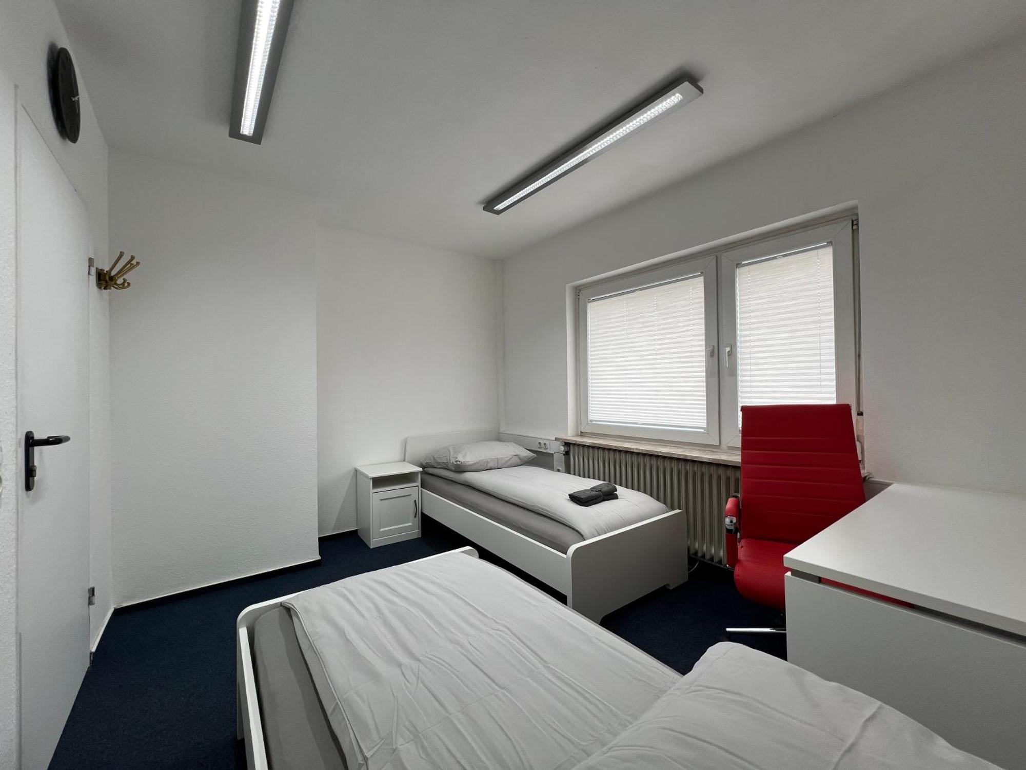 Отель Mieterlux Frankfurt Heusenstamm 46 Экстерьер фото
