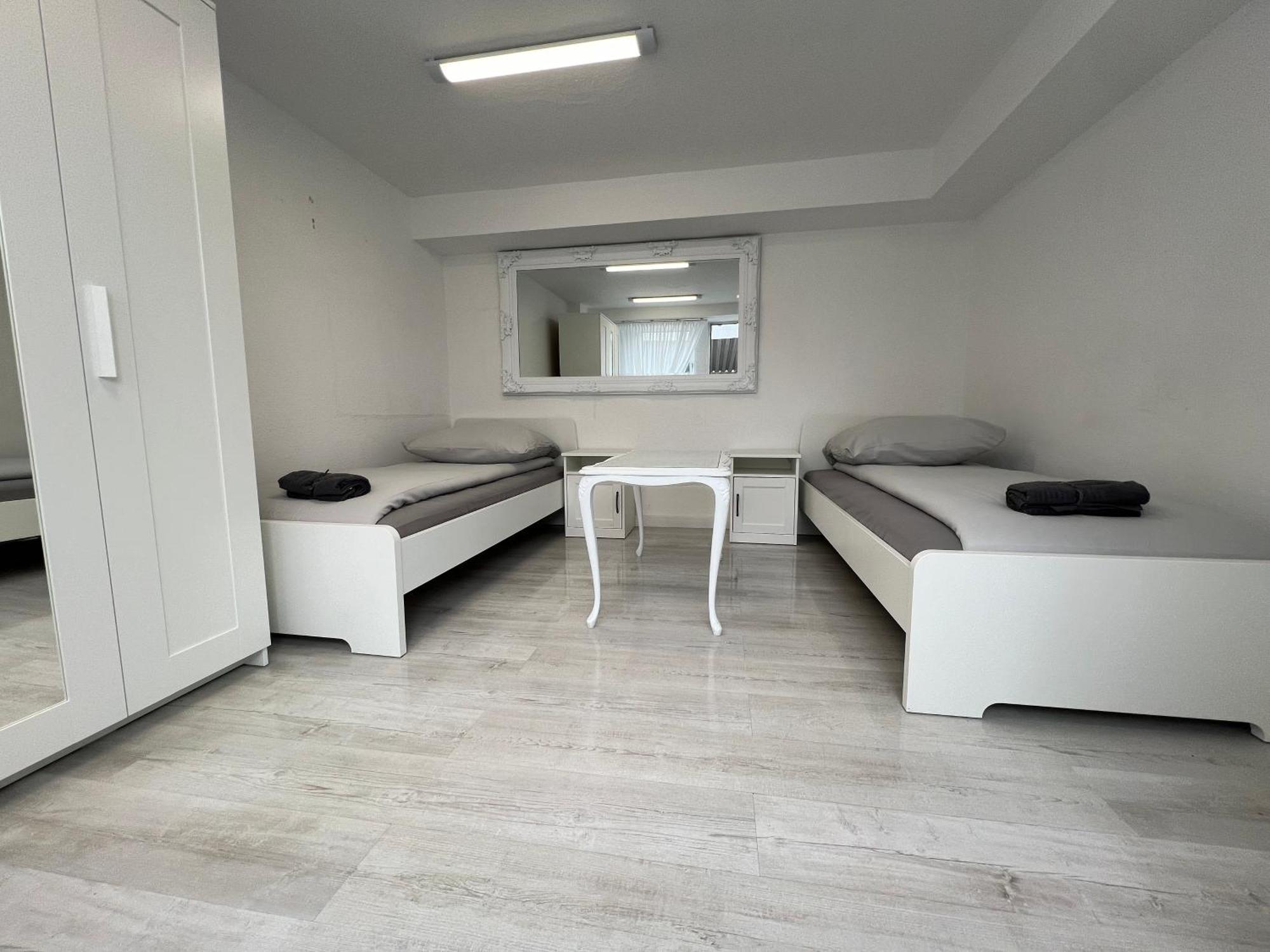 Отель Mieterlux Frankfurt Heusenstamm 46 Экстерьер фото